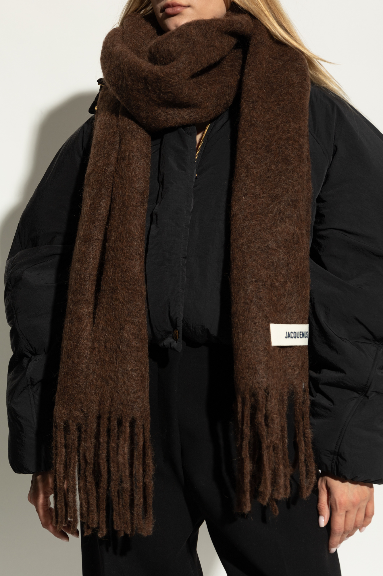 Jacquemus Scarf with logo patch | Men's | Vitkac